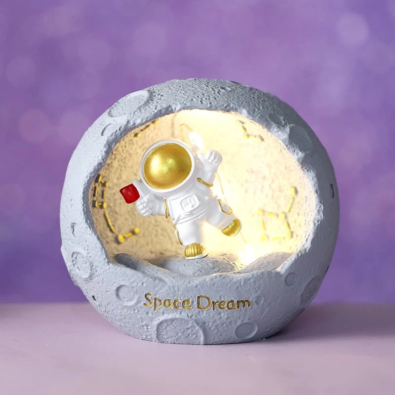 Kawaii Astronaut Planet Lamp – Limited Edition 8 Kawaii Astronaut Planet Lamp – Limited Edition - Image 8