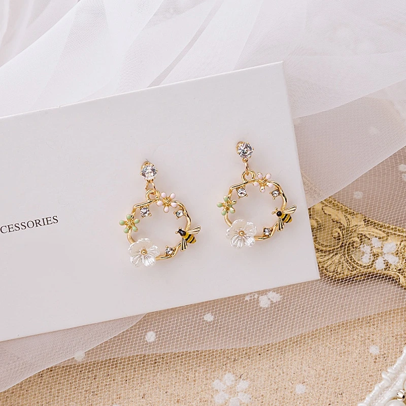 Kawaii Daisy Flower Petal Earrings – Limited Edition 3 Kawaii Daisy Flower Petal Earrings – Limited Edition - Image 3