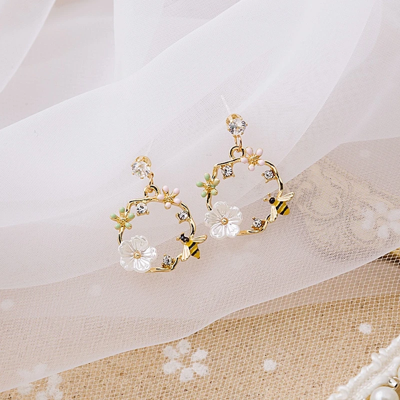 Kawaii Daisy Flower Petal Earrings – Limited Edition 4 Kawaii Daisy Flower Petal Earrings – Limited Edition - Image 4