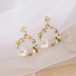 Kawaii Daisy Flower Petal Earrings – Limited Edition