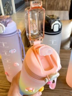 Kawaii Pastel Large Capacity Straw Bottle (1000ml) 12 Kawaii Pastel Large Capacity Straw Bottle (1000ml) -Kawaiitherapy Shop IMG 1093